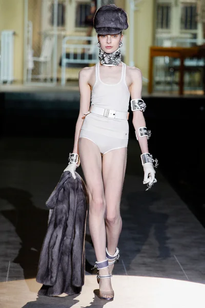 Look 35
